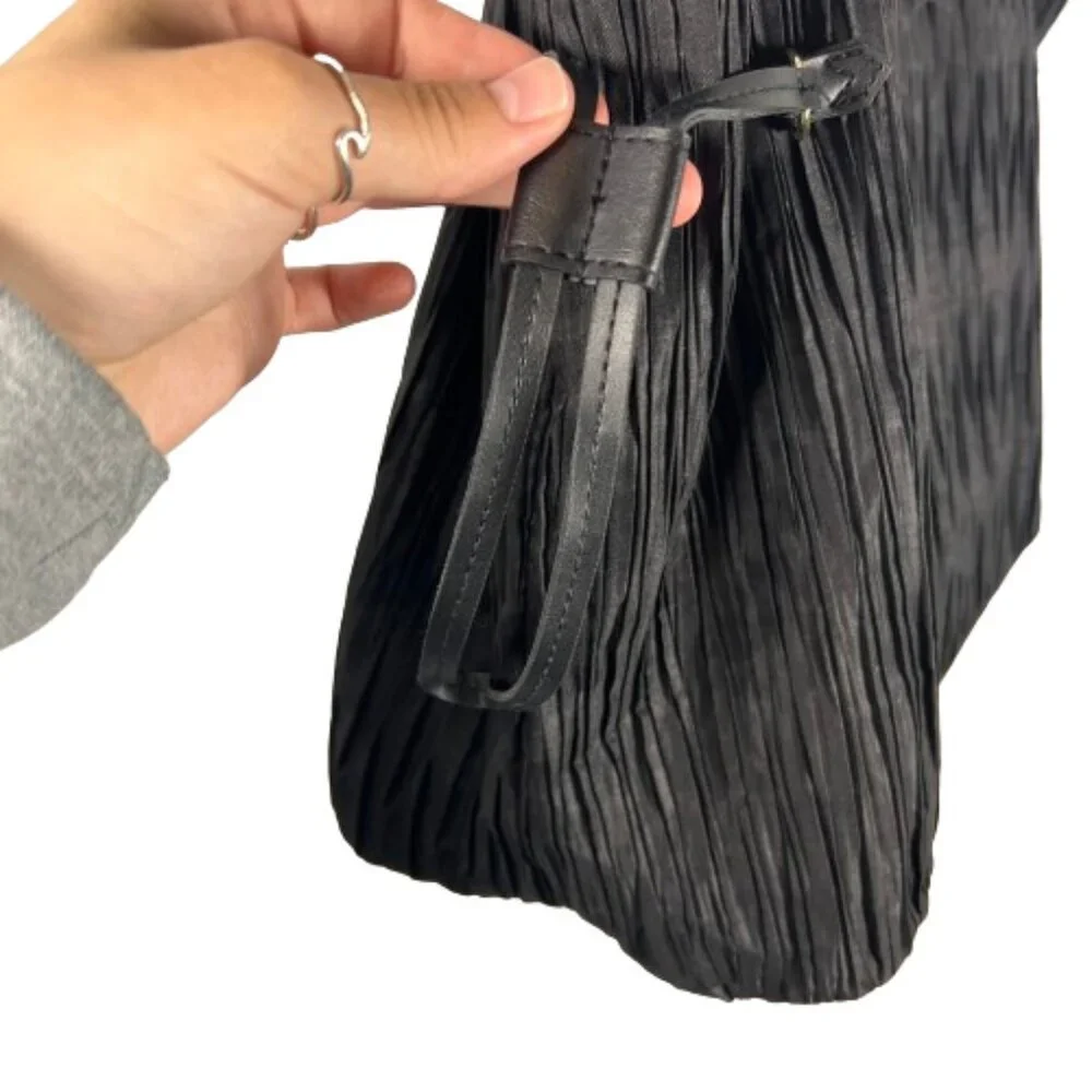 Victoria's Secret Womens Tote Bag Crinkle Nylon‎ Black Travel Vacation Weekend